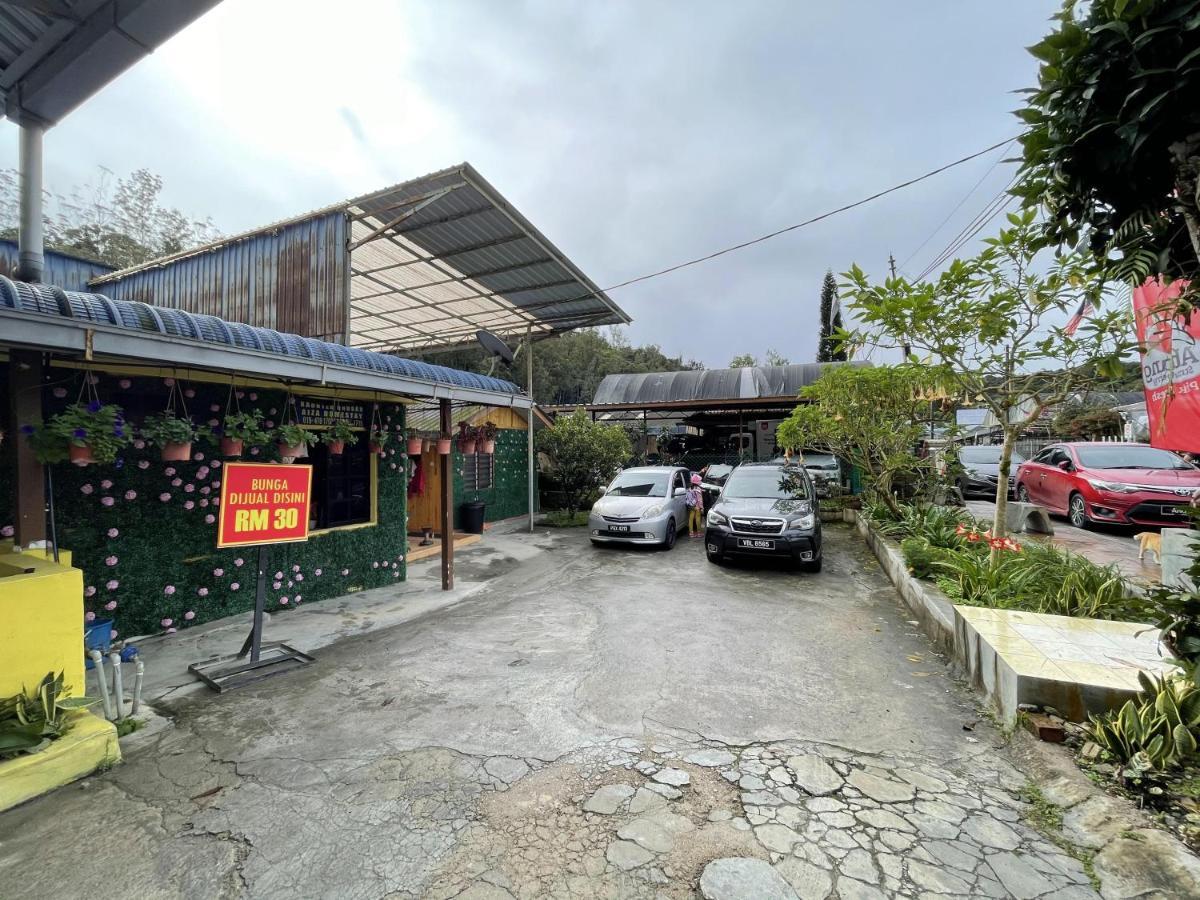 Aiza Homestay Opposite Abang Strawberry Taman Sedia Tanah Rata Exterior foto
