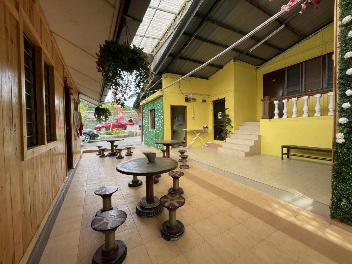 Aiza Homestay Opposite Abang Strawberry Taman Sedia Tanah Rata Exterior foto