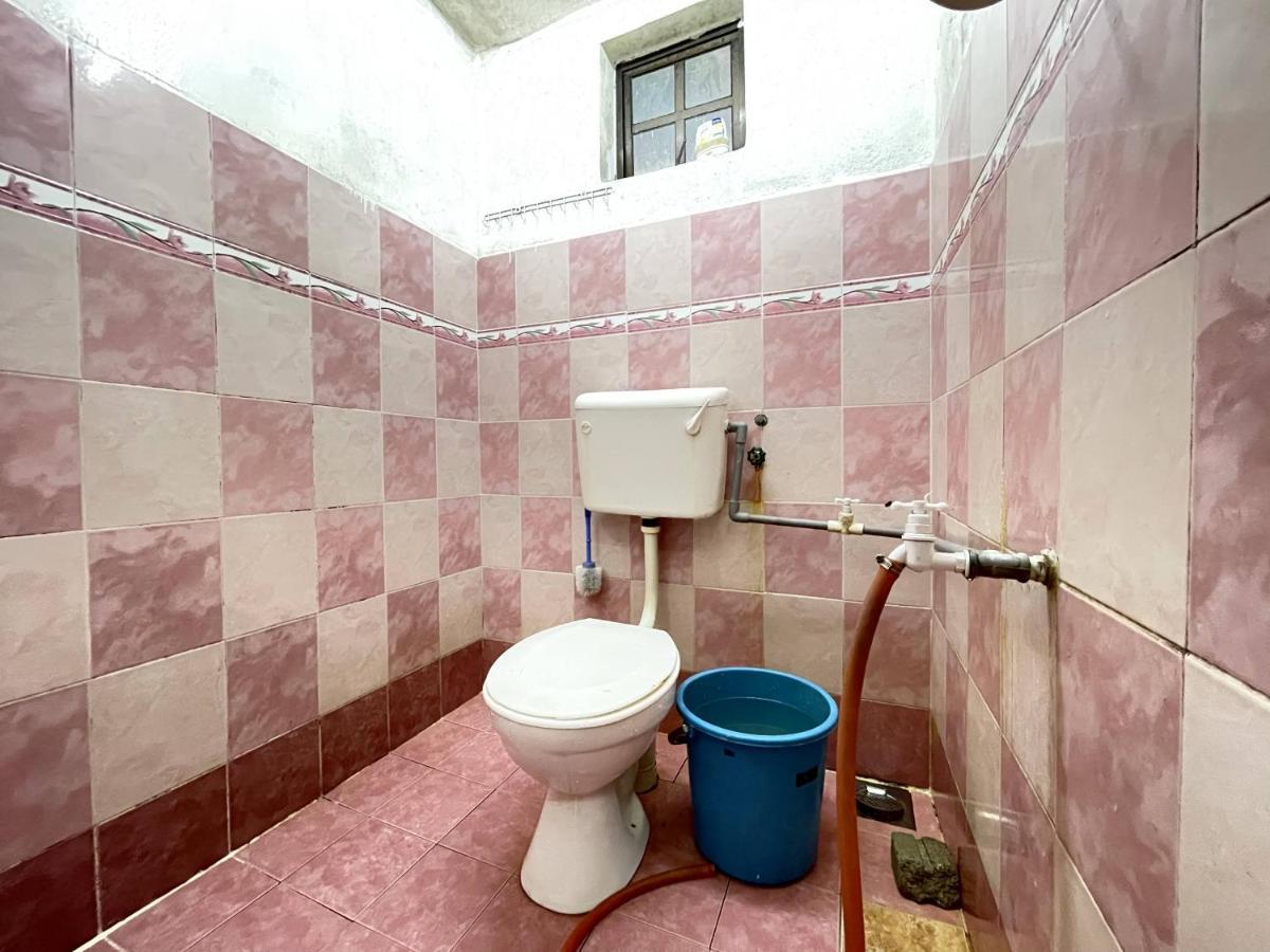 Aiza Homestay Opposite Abang Strawberry Taman Sedia Tanah Rata Exterior foto
