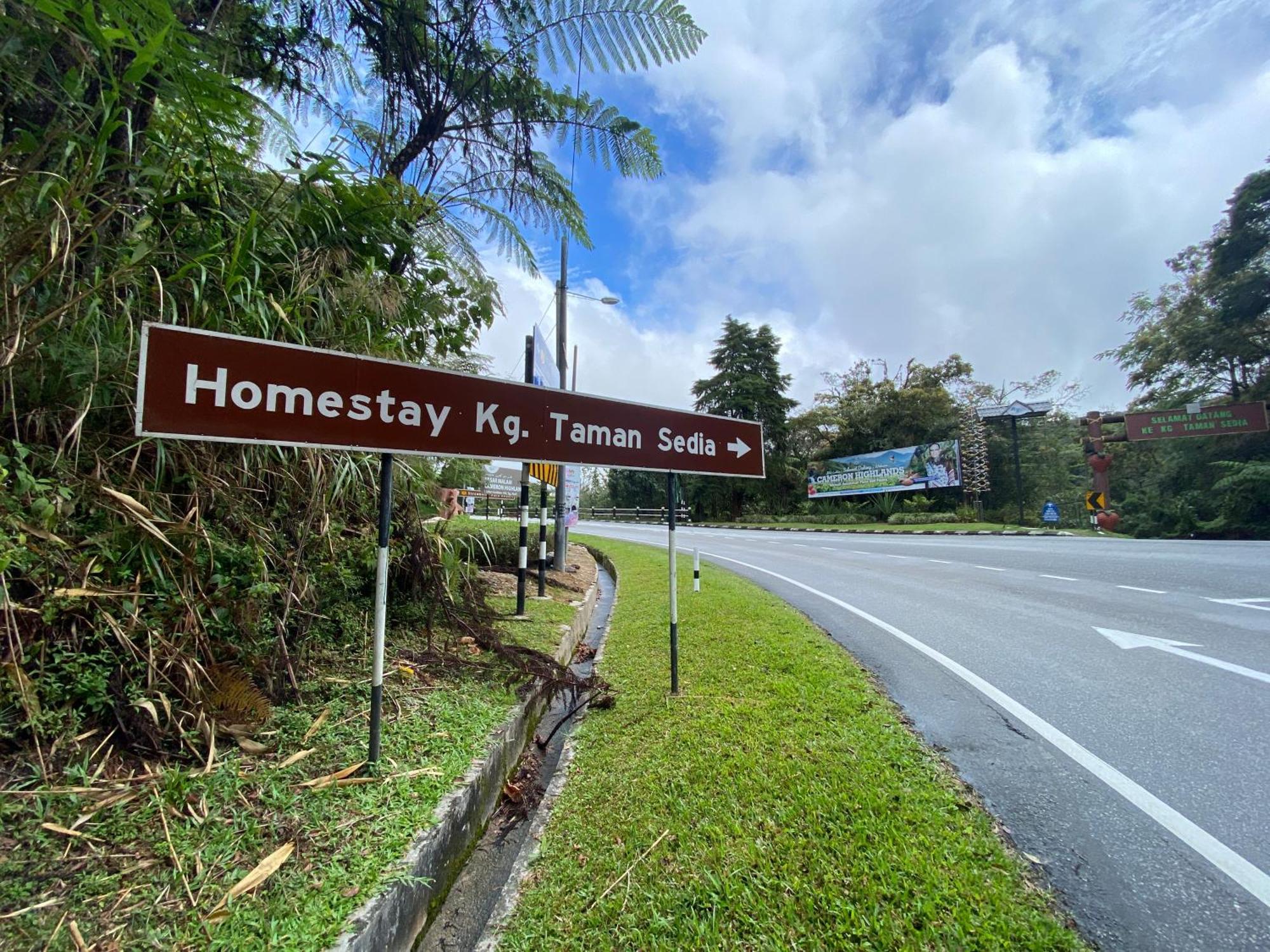 Aiza Homestay Opposite Abang Strawberry Taman Sedia Tanah Rata Exterior foto